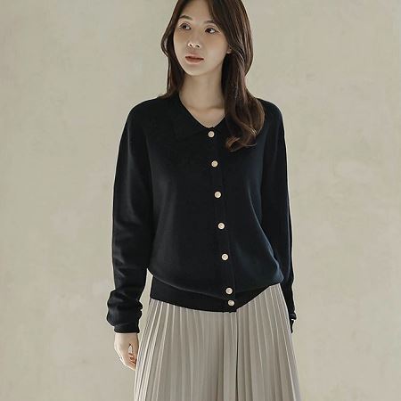 A variety of Dongdaemum Women’s Coats & Jackets, reflecting the sophistication of Korean fashion.