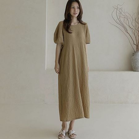 Dongdaemum Women’s Dresses, a testament to the elegance and quality of wholesale Korean fashion.