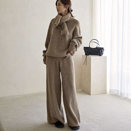 Dongdaemum Women’s One-Pieces, a testament to the elegance and quality of wholesale Korean fashion.