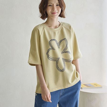 Dongdaemum Women’s Shirts, Tops & T-Shirts, a testament to the elegance and quality of wholesale Korean fashion.