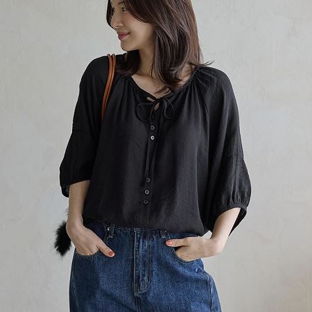 Dongdaemum Women’s Shirts, Tops & T-Shirts, a testament to the elegance and quality of wholesale Korean fashion.