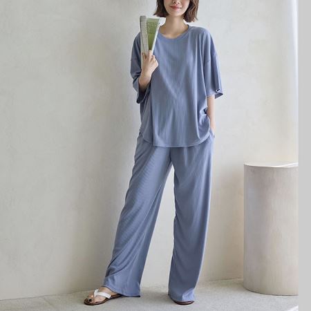 Dongdaemum Women’s One-Pieces, a testament to the elegance and quality of wholesale Korean fashion.