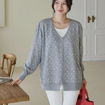 A variety of Dongdaemum Women’s Coats & Jackets, reflecting the sophistication of Korean fashion.