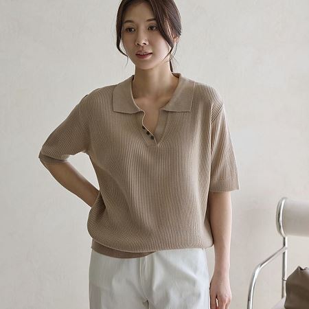 Dongdaemum Women’s Shirts, Tops & T-Shirts, a testament to the elegance and quality of wholesale Korean fashion.