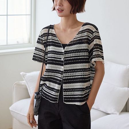 Dongdaemum Women’s Coats & Jackets, a testament to the elegance and quality of wholesale Korean fashion.