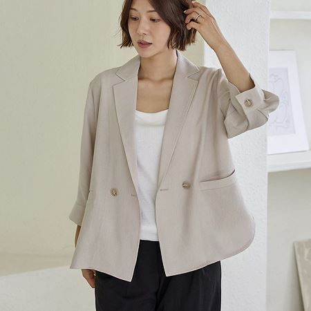 A variety of Dongdaemum Women’s Coats & Jackets, reflecting the sophistication of Korean fashion.