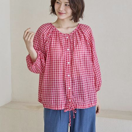 Dongdaemum Women’s Shirts, Tops & T-Shirts, a testament to the elegance and quality of wholesale Korean fashion.