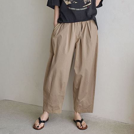 Dongdaemum Women’s Pants, a testament to the elegance and quality of wholesale Korean fashion.