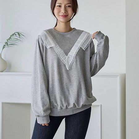 Dongdaemum Women’s Shirts, Tops & T-Shirts, a testament to the elegance and quality of wholesale Korean fashion.