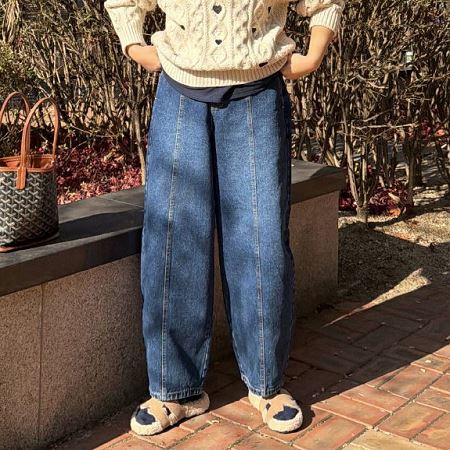 Dongdaemum Women’s Pants, a testament to the elegance and quality of wholesale Korean fashion.