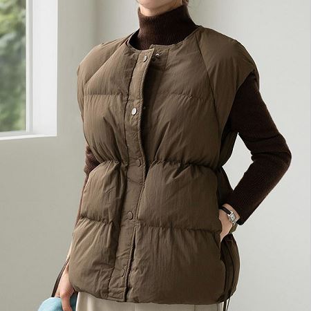 A variety of Dongdaemum Women’s Coats & Jackets, reflecting the sophistication of Korean fashion.