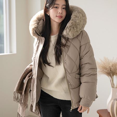 A variety of Dongdaemum Women’s Coats & Jackets, reflecting the sophistication of Korean fashion.