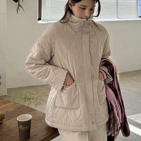 Dongdaemum Women’s Coats & Jackets, a testament to the elegance and quality of wholesale Korean fashion.