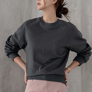 Dongdaemum Women’s Shirts, Tops & T-Shirts, a testament to the elegance and quality of wholesale Korean fashion.