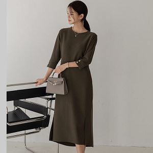 Dongdaemum Women’s Dresses, a testament to the elegance and quality of wholesale Korean fashion.