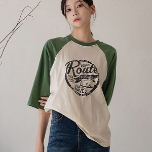 Dongdaemum Women’s Shirts, Tops & T-Shirts, a testament to the elegance and quality of wholesale Korean fashion.