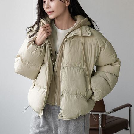 Dongdaemum Women’s Coats & Jackets, a testament to the elegance and quality of wholesale Korean fashion.