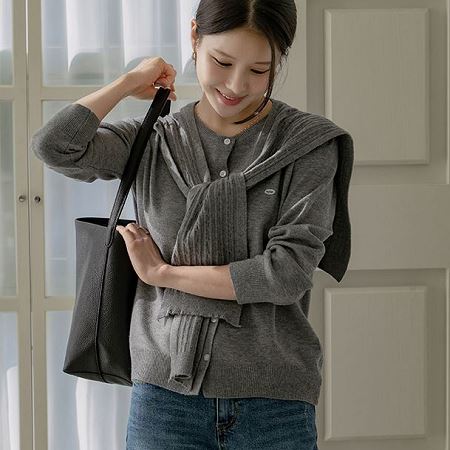 Dongdaemum Women’s One-Pieces, a testament to the elegance and quality of wholesale Korean fashion.