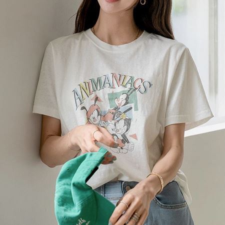 Dongdaemum Women’s Shirts, Tops & T-Shirts, a testament to the elegance and quality of wholesale Korean fashion.