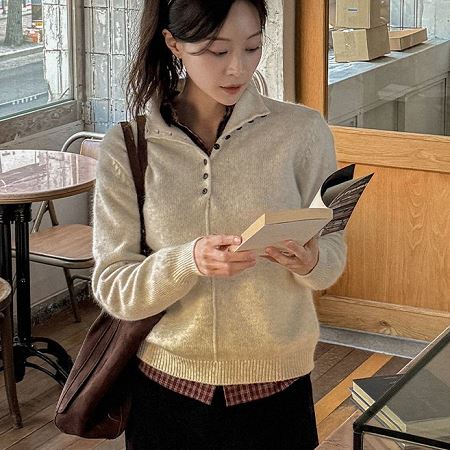 Dongdaemum Women’s Shirts, Tops & T-Shirts, a testament to the elegance and quality of wholesale Korean fashion.