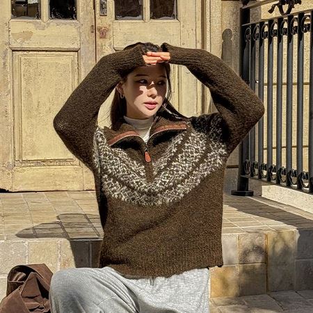 Dongdaemum Women’s Shirts, Tops & T-Shirts, a testament to the elegance and quality of wholesale Korean fashion.