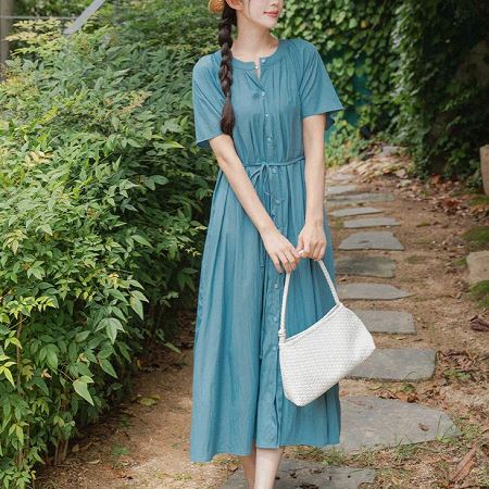 Dongdaemum Women’s Dresses, a testament to the elegance and quality of wholesale Korean fashion.