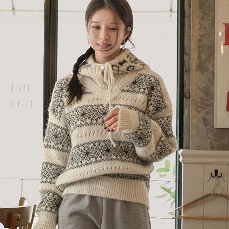 Dongdaemum Women’s Shirts, Tops & T-Shirts, a testament to the elegance and quality of wholesale Korean fashion.