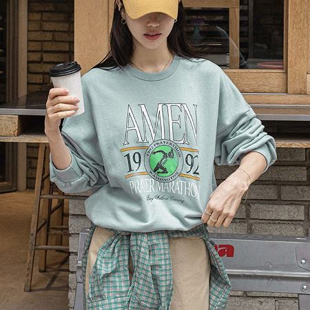 Dongdaemum Women’s Shirts, Tops & T-Shirts, a testament to the elegance and quality of wholesale Korean fashion.