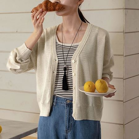 Dongdaemum Women’s Coats & Jackets, a testament to the elegance and quality of wholesale Korean fashion.