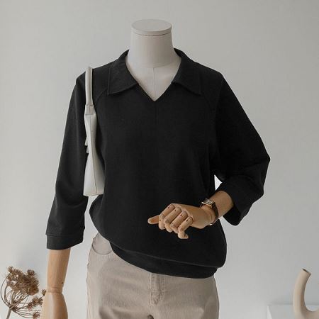 Dongdaemum Women’s Shirts, Tops & T-Shirts, a testament to the elegance and quality of wholesale Korean fashion.