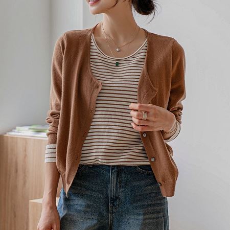 Dongdaemum Women’s Coats & Jackets, a testament to the elegance and quality of wholesale Korean fashion.