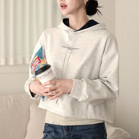 Dongdaemum Women’s Shirts, Tops & T-Shirts, a testament to the elegance and quality of wholesale Korean fashion.
