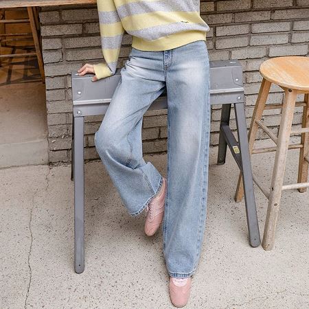 An array of Dongdaemum Women’s Pants, embodying the versatility of Korean fashion.