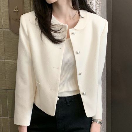 Dongdaemum Women’s Coats & Jackets, a testament to the elegance and quality of wholesale Korean fashion.