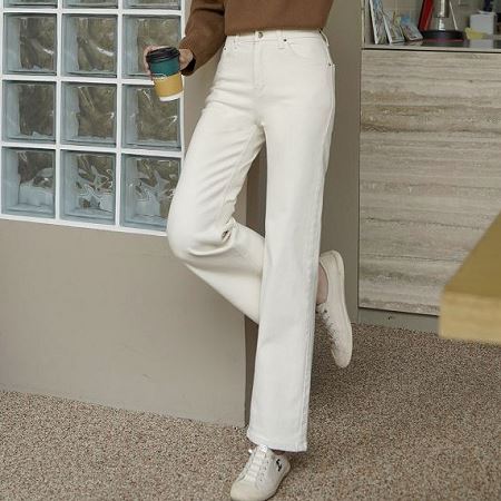 Dongdaemum Women’s Pants, a testament to the elegance and quality of wholesale Korean fashion.