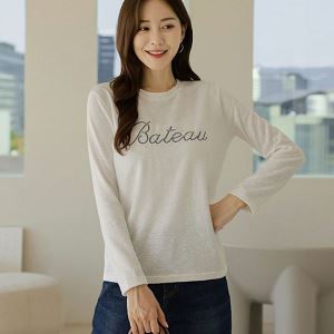 Dongdaemum Women’s Shirts, Tops & T-Shirts, a testament to the elegance and quality of wholesale Korean fashion.