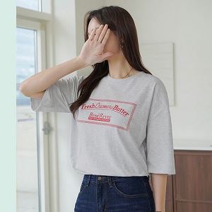 Dongdaemum Women’s Shirts, Tops & T-Shirts, a testament to the elegance and quality of wholesale Korean fashion.