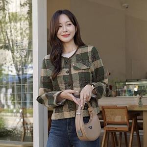 Dongdaemum Women’s Coats & Jackets, a testament to the elegance and quality of wholesale Korean fashion.