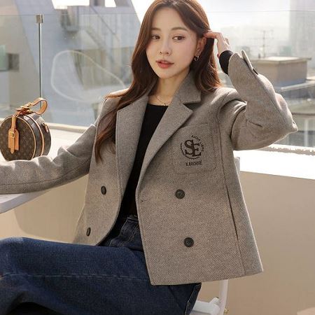 Dongdaemum Women’s Coats & Jackets, a testament to the elegance and quality of wholesale Korean fashion.