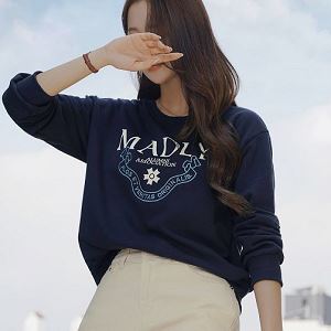 Dongdaemum Women’s Shirts, Tops & T-Shirts, a testament to the elegance and quality of wholesale Korean fashion.