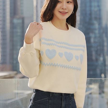 Dongdaemum Women’s Shirts, Tops & T-Shirts, a testament to the elegance and quality of wholesale Korean fashion.