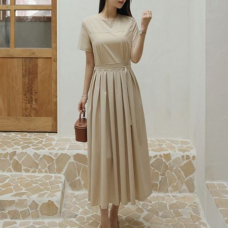 Dongdaemum Women’s Dresses, a testament to the elegance and quality of wholesale Korean fashion.