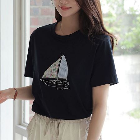 Dongdaemum Women’s Shirts, Tops & T-Shirts, a testament to the elegance and quality of wholesale Korean fashion.