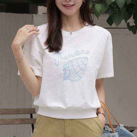 Dongdaemum Women’s Shirts, Tops & T-Shirts, a testament to the elegance and quality of wholesale Korean fashion.