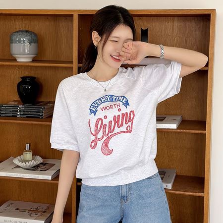 Dongdaemum Women’s Shirts, Tops & T-Shirts, a testament to the elegance and quality of wholesale Korean fashion.