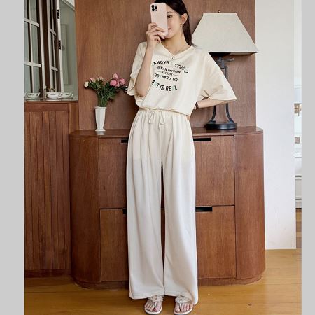 Dongdaemum Women’s One-Pieces, a testament to the elegance and quality of wholesale Korean fashion.