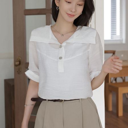 Dongdaemum Women’s Shirts, Tops & T-Shirts, a testament to the elegance and quality of wholesale Korean fashion.