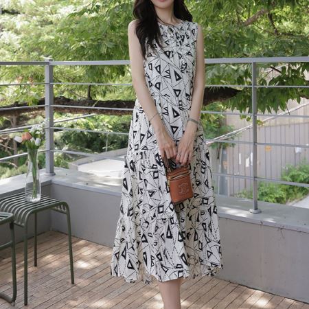 A collection of Dongdaemum Women’s Dresses, encapsulating the charm of Korean fashion.