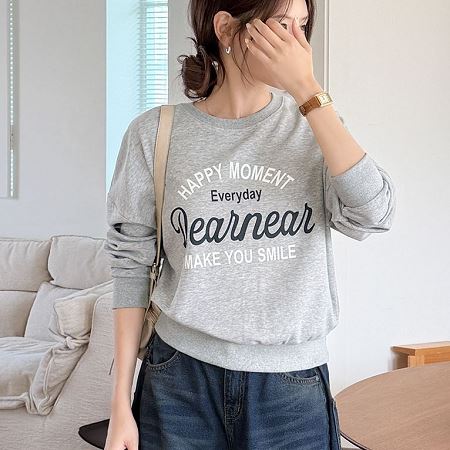 Dongdaemum Women’s Shirts, Tops & T-Shirts, a testament to the elegance and quality of wholesale Korean fashion.