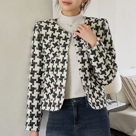 Dongdaemum Women’s Coats & Jackets, a testament to the elegance and quality of wholesale Korean fashion.